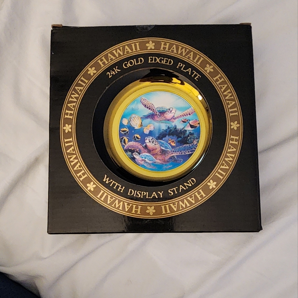 Hawaii 24k gold edged plate turtle